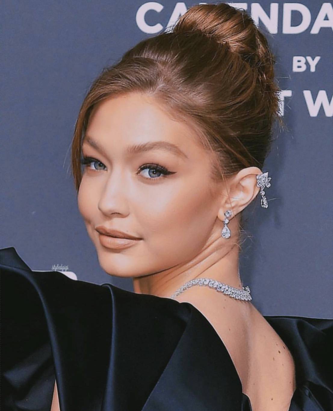 بالصور - شاهدي مجوهرات جيجي حديد الثمينة من 