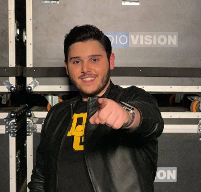 بالفيديو – ابن عاصي الحلاني يربك أنابيلا هلال في 