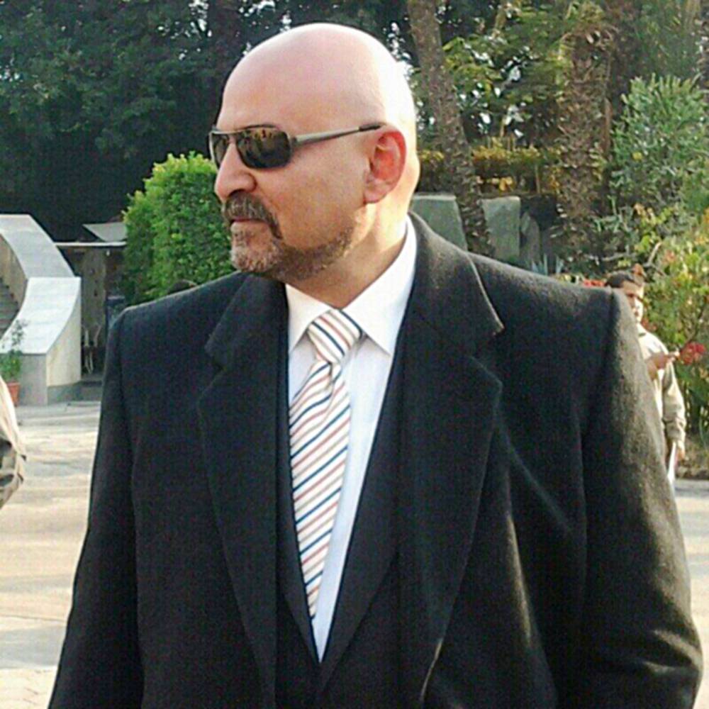 استلهم التراث الشعبي في لوحاته التشكيلي عادل ثروت 
لهذا السبب اخترت 