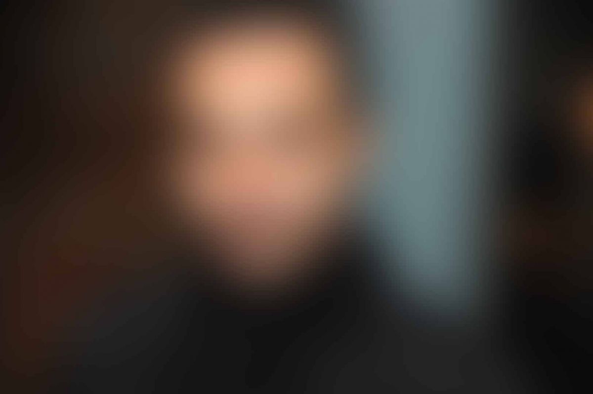 بالفيديو - نجم شهير يكشف: هربت إلى أميركا بعد شهادتي على طلاق والديَّ!