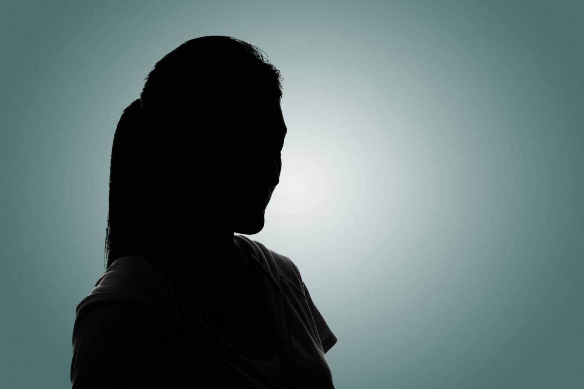 بالصور – فنانة سورية تذكّر بفستان رانيا يوسف... شاهدوا ماذا ارتدت وكيف أشعلت المواقع