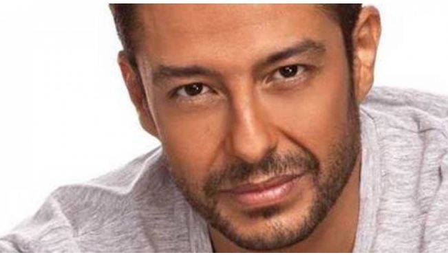 محمد حماقي ينشر صورة مع هذه الفنانة وتعليقه يثير الجدل!