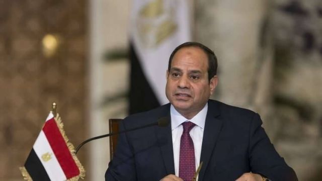 الرئيس المصري يصف فنانة بالأنيقة.. من هي وكيف كان رد فعلها؟