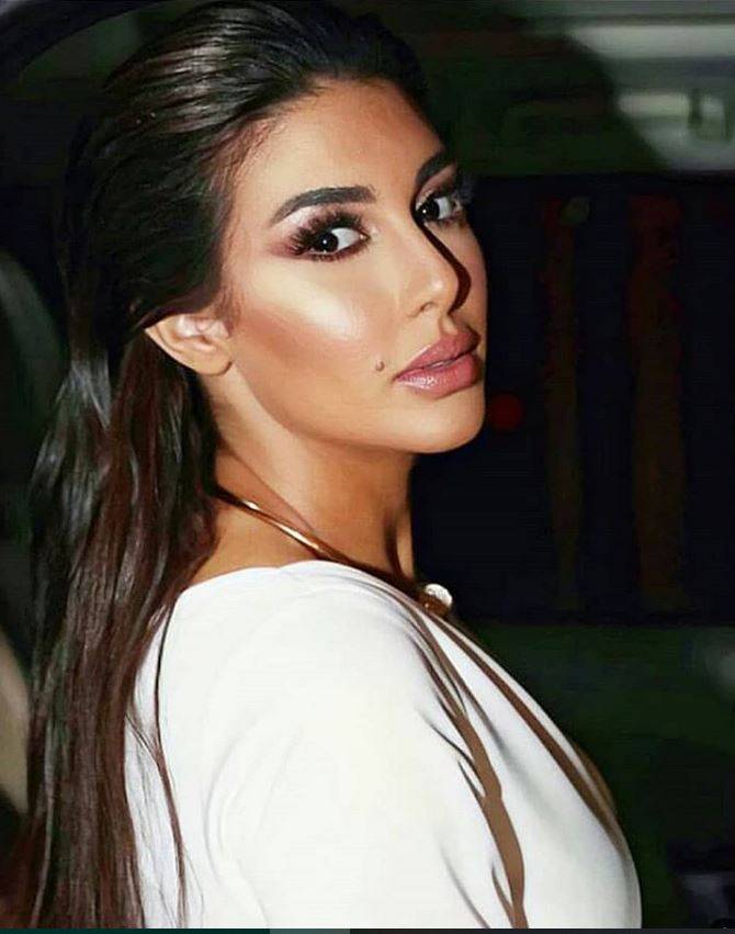 بالصورة – ياسمين صبري تحدث ضجة بظهورها مع شاب وسيم... أقرب إليها مما تتصورون