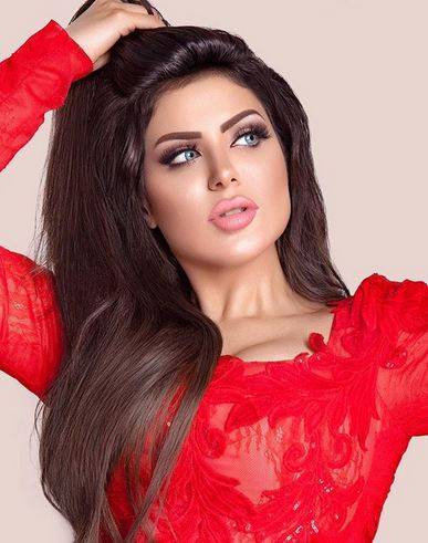 حليمة بولند في موقف محرج.. مفاجأة بميلادها من اصدقائها وفيديو يكشف كذبتها