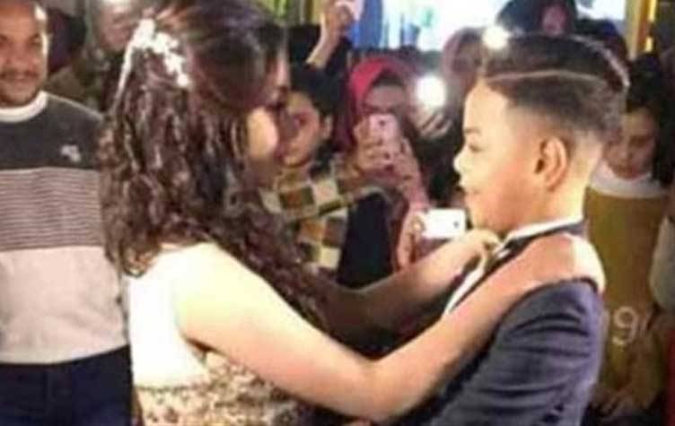 بالفيديو - خطوبة طفلين في مصر.. والأم: 