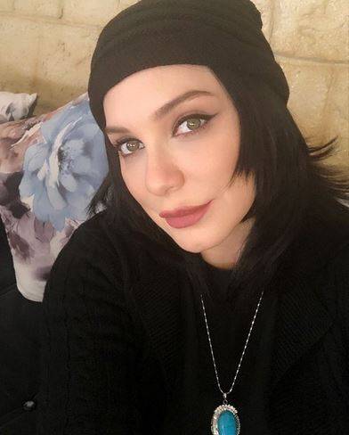 بالصور - انتقادات حادة لسلاف فواخرجي بسبب اطلالتها السيئة