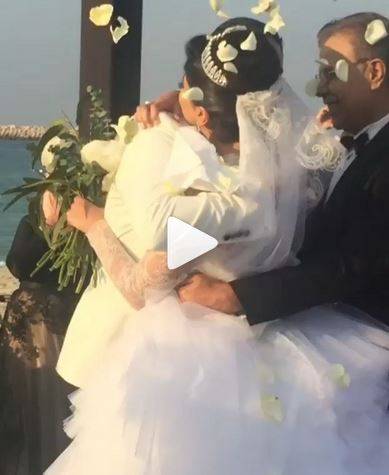 بالفيديو - فستان زفاف هذه الفاشينيستا يثير ضجة ببساطته.. تعلمي من تفاصيله الأنيقة