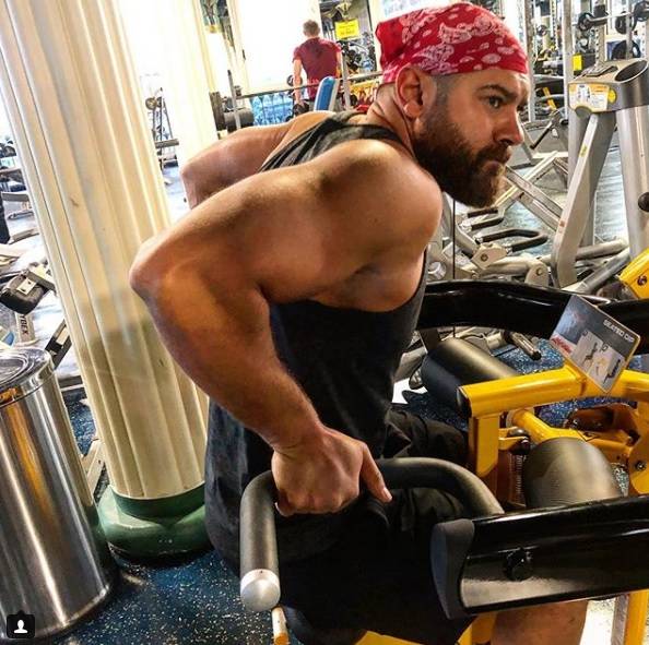 عمرو يوسف في الجيم