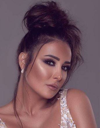 بالصور والفيديو - بنات كندة حنا يثرن ضجة بجمالهن.. شاهدوا ماذا يفعلن معها