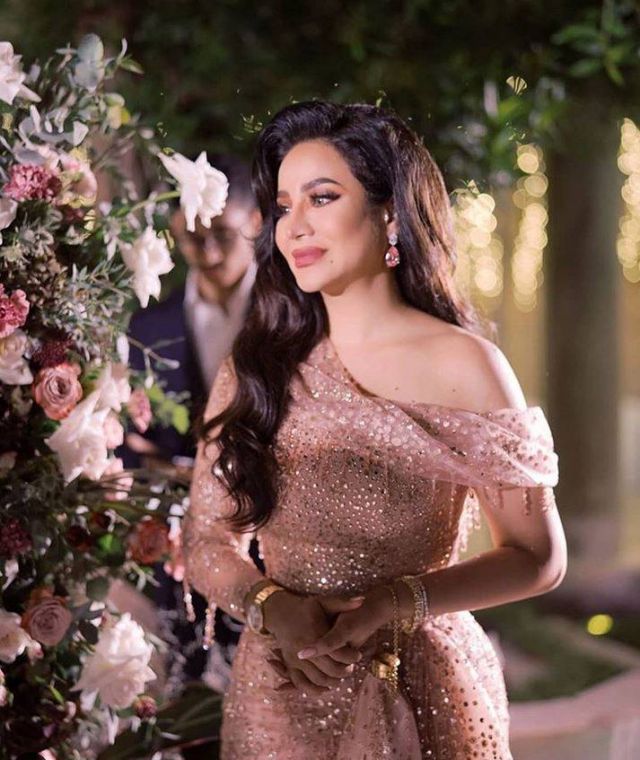 تسريب أول صورة واضحة لعريس إبنة لجين عمران... وسامته تخطف القلوب