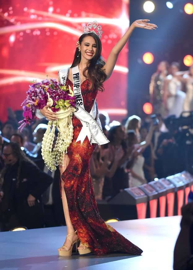 بالفيديو – بعد انتخابها... شاهدوا ملكة جمال الكون من دون مكياج