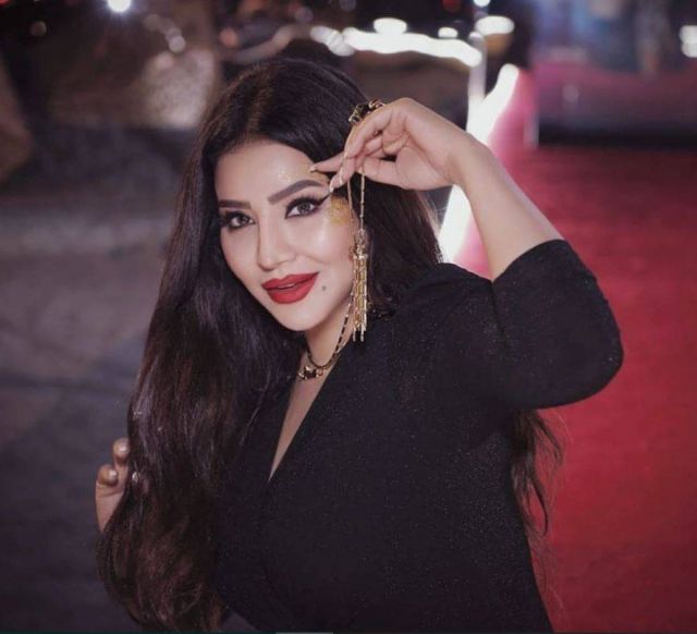 بالفيديو –بعد الضجة بسبب زفاف ابنتها... لماذا قالت لجين عمران لإخوتها 