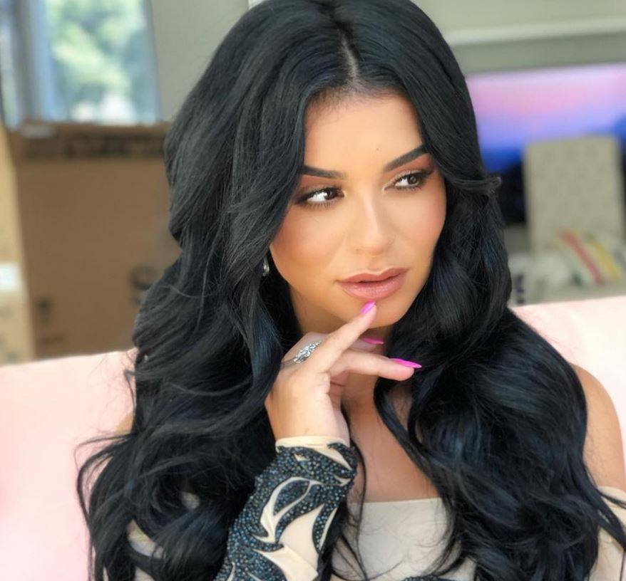 انتخاب ملكة جمال الكون يشعل الجبهة بين ملكة جمال لبنان وريما فقيه... ماذا حدث في كواليس المسابقة؟