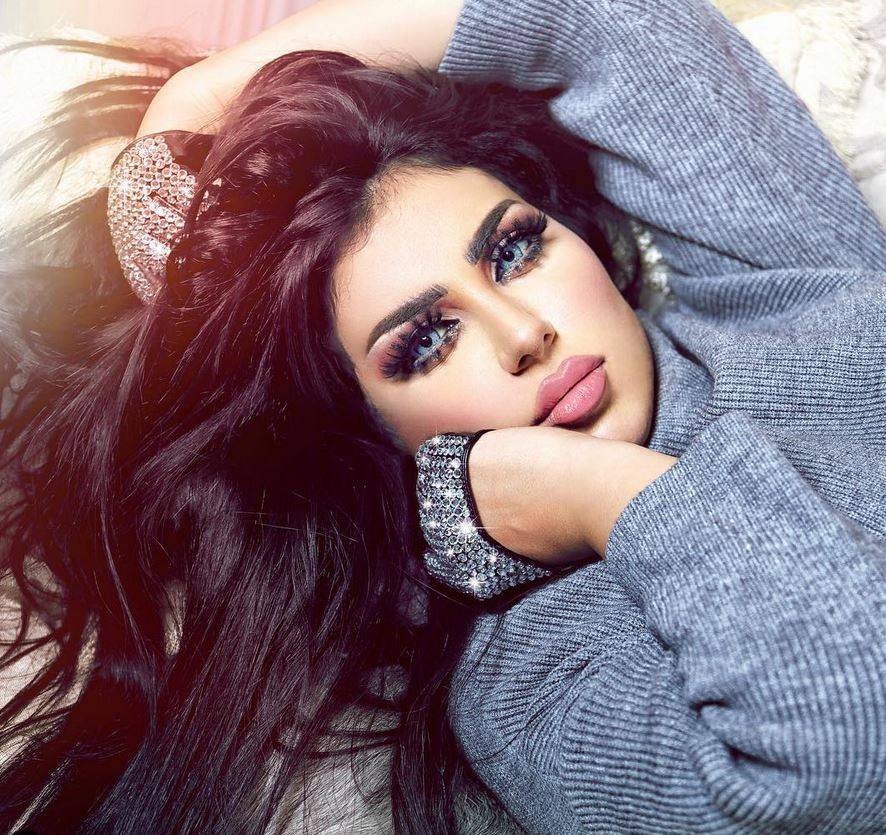 بالفيديو – حليمة بولند تثير الريبة بتعليق غريب... لماذا تحدثت عن قطع رأسها؟