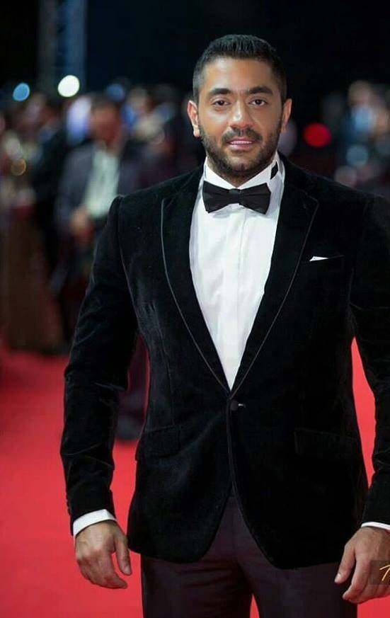 بالفيديو – أحمد فلوكس ينهي الجدل حول تغيير ديانته... وهذا ردّه الحاسم