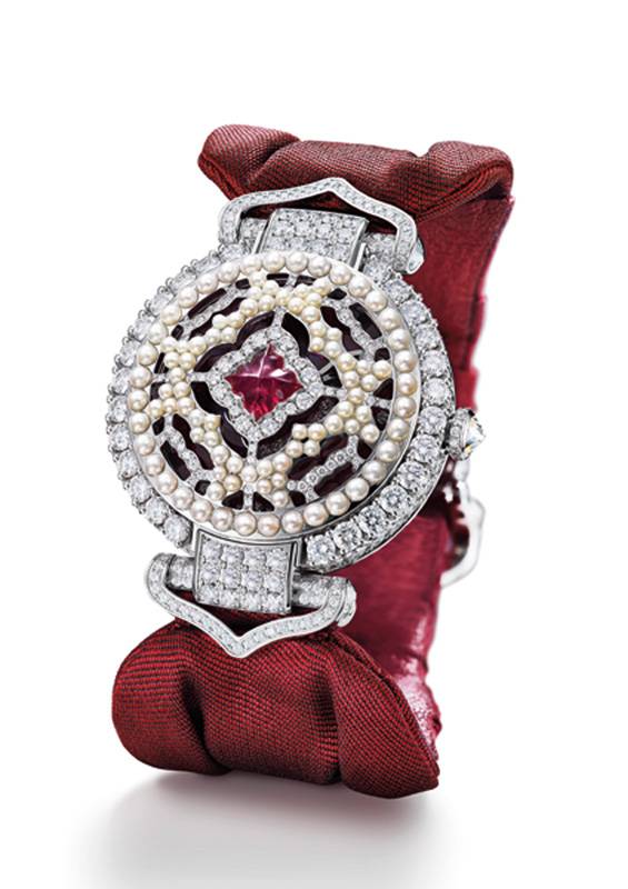 ساعة The Empress
CHOPARD
تستحضر عظمة الامبراطورية الروسية