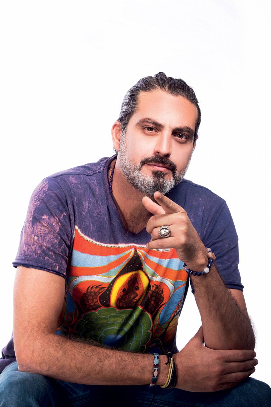 نبيل عيسى:  أكره غيرة المرأة وأعشق زيارة الجُزر الغريبة