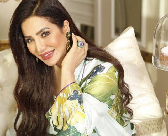 بالصورة – للمرة الأولى لجين عمران تظهر مع ابنها سمير... شاهدوا كيف أصبح