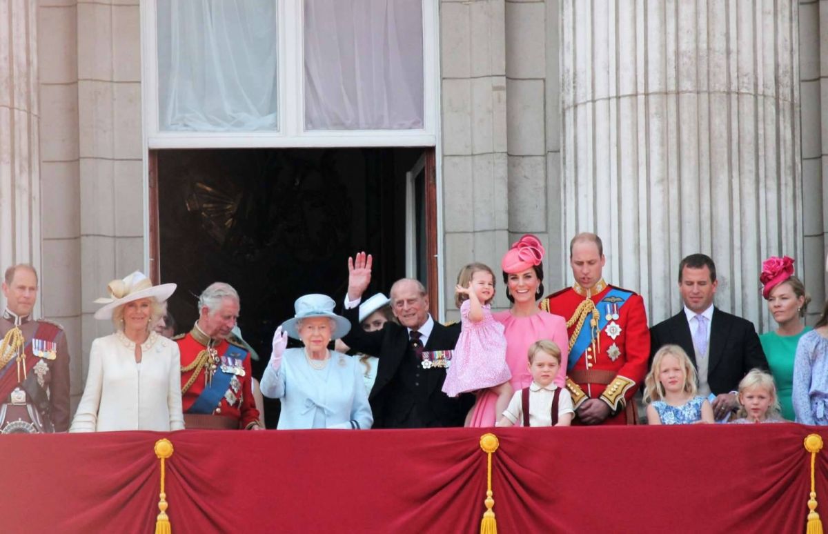 بعد ميغان ماركل - هل تنضم هذه الممثلة العالمية إلى أقارب الأسرة الملكية؟ إليكم التفاصيل