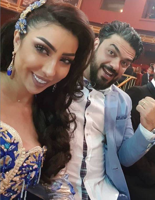 بالفيديو – دنيا بطمة تصدم الجميع بكشف تبادل الأدوار مع وزوجها.... 