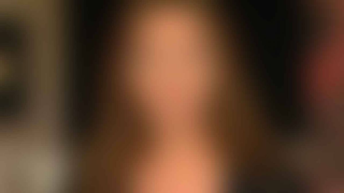 بالفيديو - مذيعة شهيرة تكشف عن عمرها الحقيقي.. والجمهور يعلق!