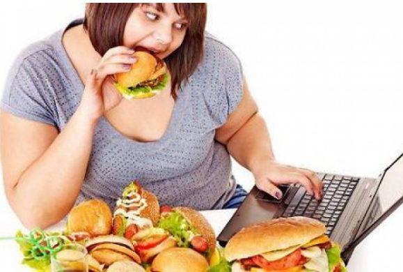إليك الساعات التي يجب أن تأكلي فيها حتى لا يزيد وزنك