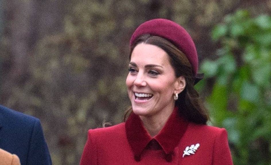 اعتقد الجميع أنها قبعة... تعرفي إلى أكسسوار شعر كايت ميدلتون الذي أدهش الجميع