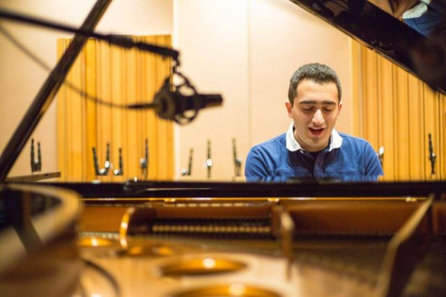 المؤلف الموسيقي اندرو يتسلم منصبا في جامعة هارفرد