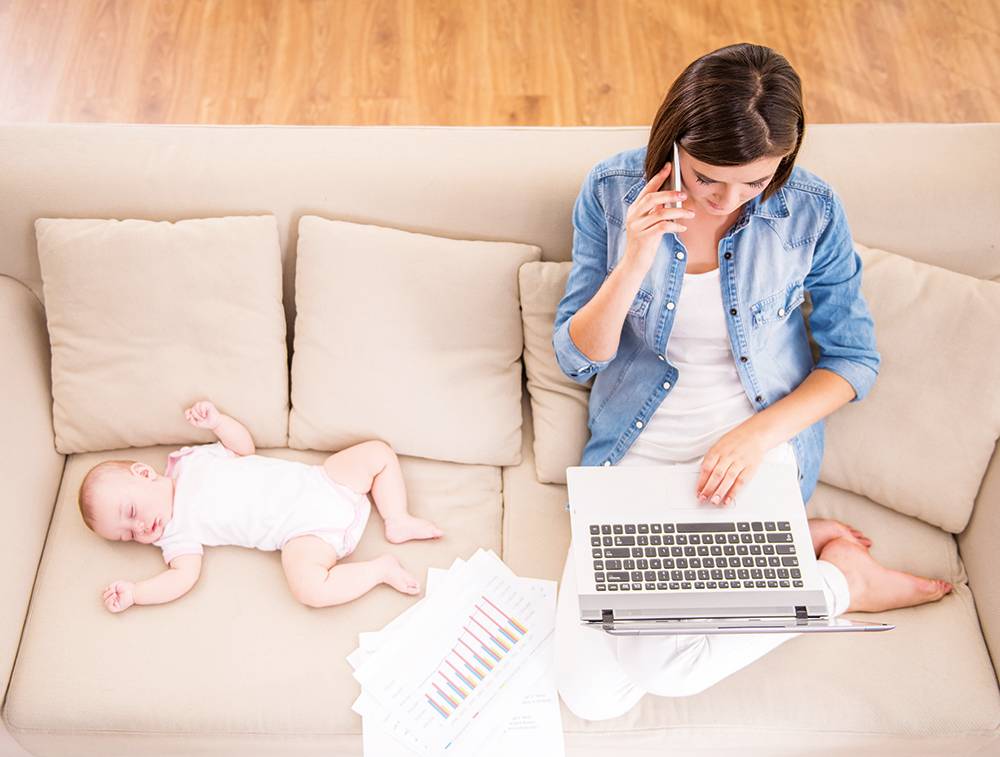 الأم الـعـامـلـة بين الشعور بالذنب وتحقيق الذات