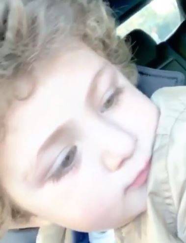 ممثلة سورية تنشر فيديو مع طفل نسخة عنها.. والجمهور يسأل: من والده؟