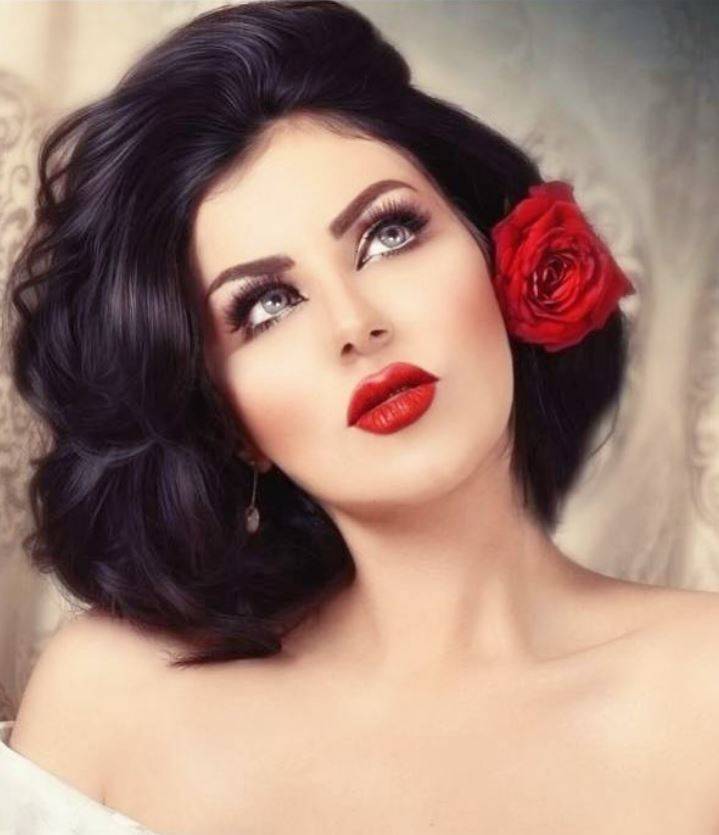 بالفيديو - مجسم قبيح جداً لحليمة بولند على قالب حلوى... 