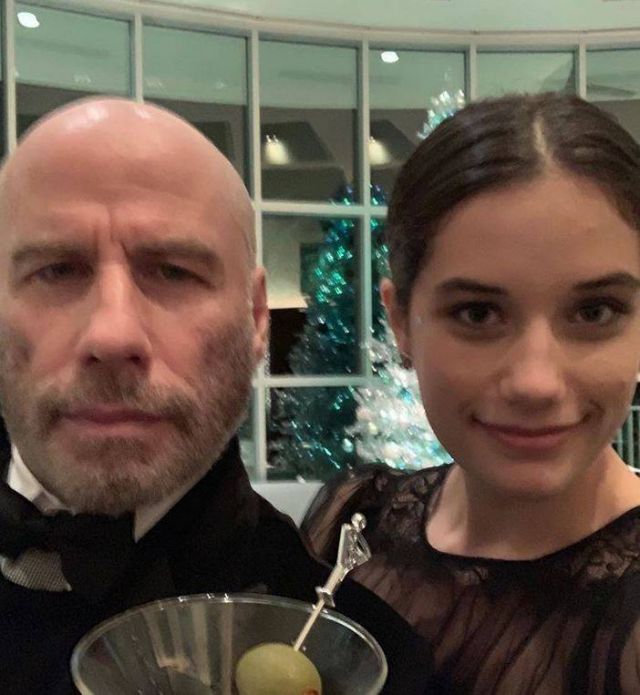 حون ترافولتا وابنته