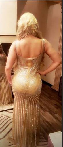 بالصور - فنانة أردنية تحدث ضجة باطلالتها المكشوفة في مصر.. نسخة عن فستان رانيا يوسف!