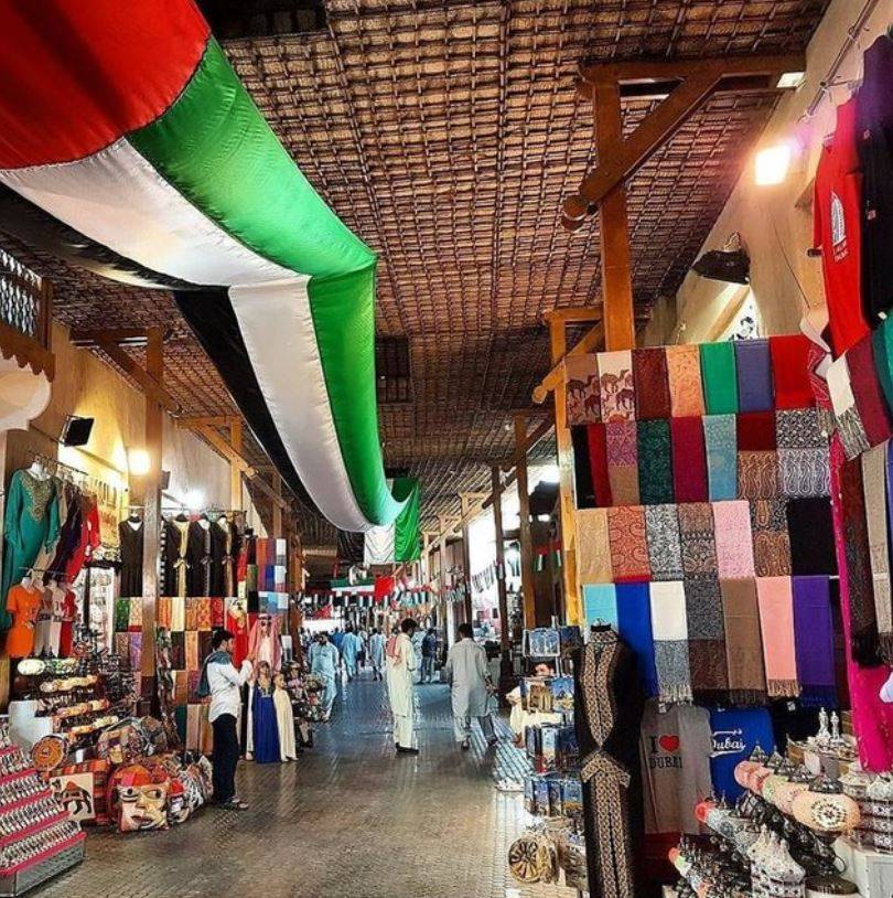 أسواق دبي تخبّئ هذه الأسرار عن الموضة والأزياء... إكتشفي ما هي