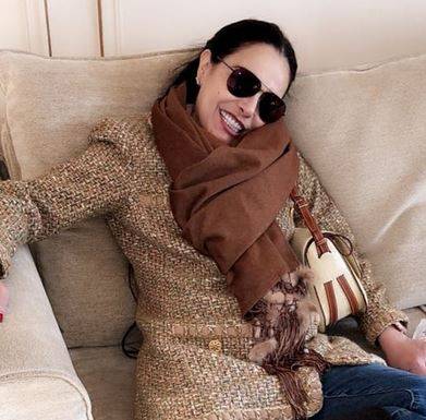 بالصور - شيريهان تخطف الأنظار بإطلالة بالأحمر.. شابة في العشرين