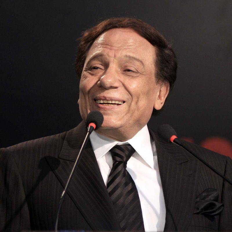 بالفيديو - مخرج شهير يشكك في مشاهدات كليب محمد رمضان ولماذا استشهد بالزعيم عادل إمام؟