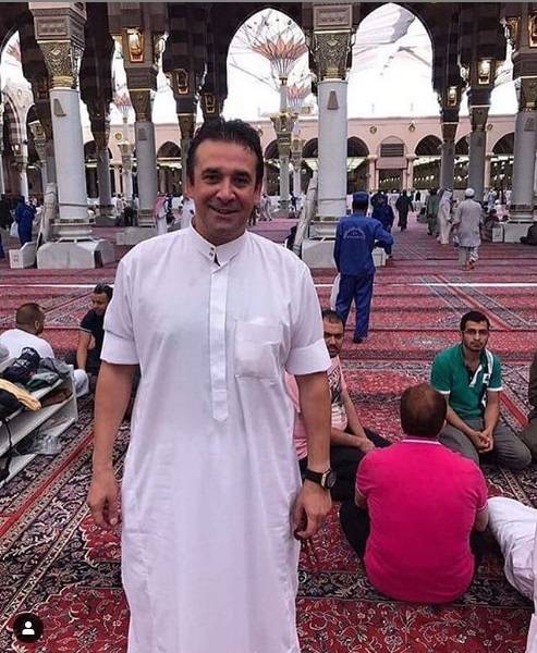 كريم عبد العزيز من داخل المسجد النبوي