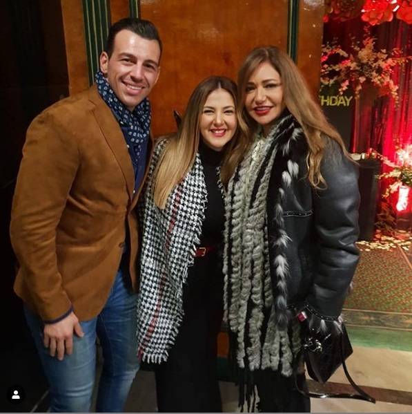 ليلى علوي مع دنيا وزوجها رامي رضوان