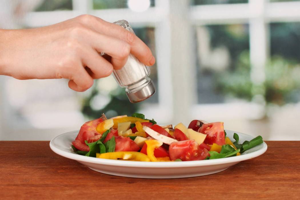 ماذا يفعل ملح الطعام في الجسم خلال الحمية الغذائية؟