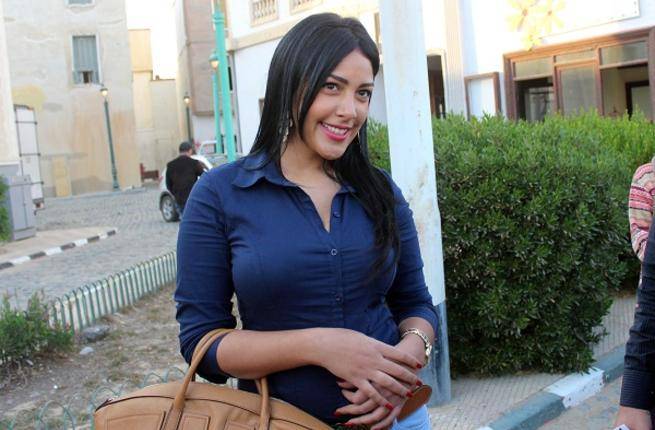 بالفيديو - نيرمين ماهر تلتقي متحرشاً... ما القصة