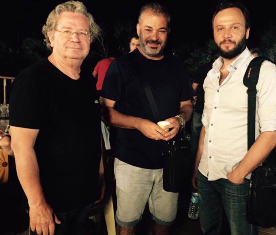 الموت يفجع نجماً سورياً... هل يسمح له بالدفن في بلده؟