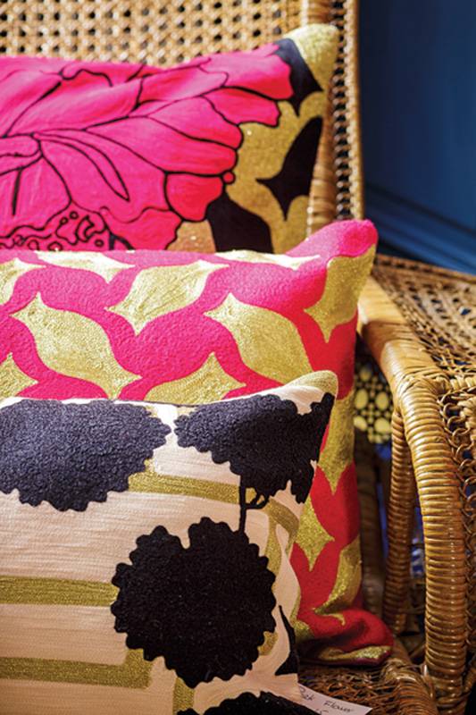 وسائد مبتكرة بألوان «البوب» الساطعة