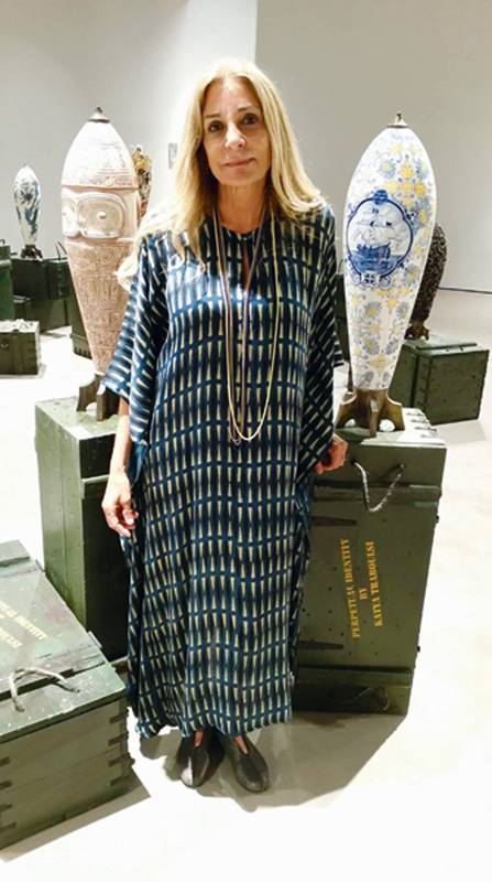 الفنانة كاتيا طرابلسي
تطوع الحديد والنار بأناملها