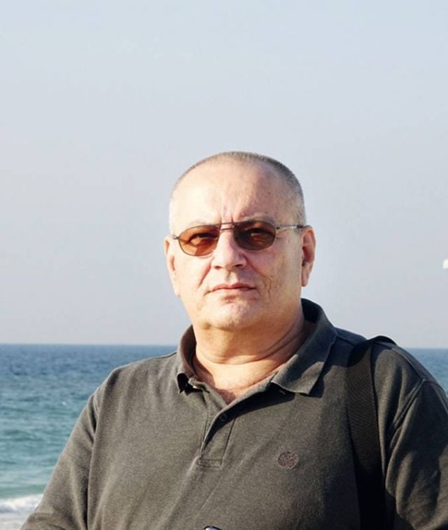 الكاتب ممدوح حمادة:
من ادعى أنه ارتجل في «ضيعة ضايعة» ضميره «في سابع نومة»