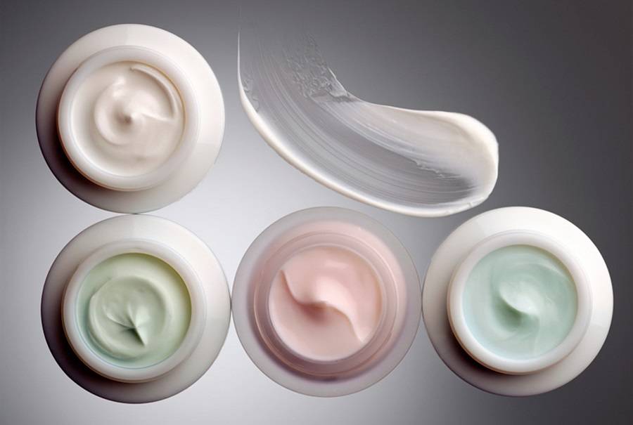 مصممة أزياء شهيرة تطلق منتج عناية بالبشرة صنع من دمها... لن تتصوروا كم يبلغ ثمنه