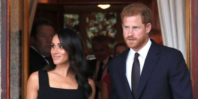 والد ميغان ماركل يتخطى الحدود ويشكك في رجولة الأمير هاري... إليكم ما قاله