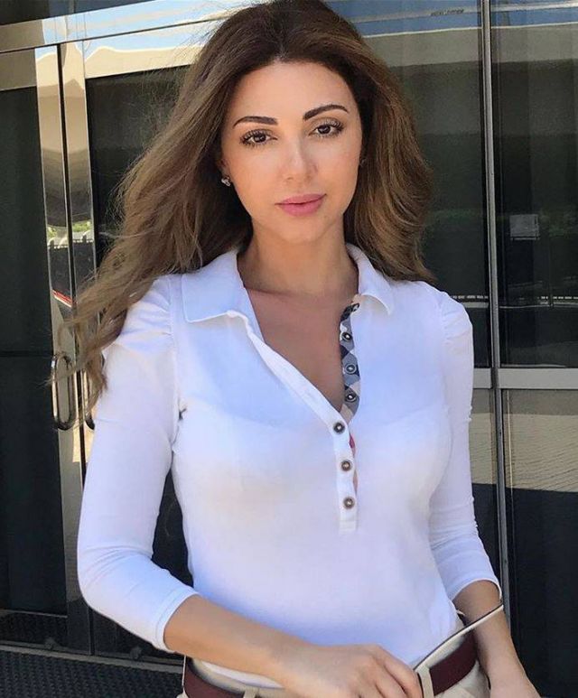 بالفيديو – قبلة معجب تذيب ميريام فارس وتشعل المواقع... شاهدوا ردّ فعلها