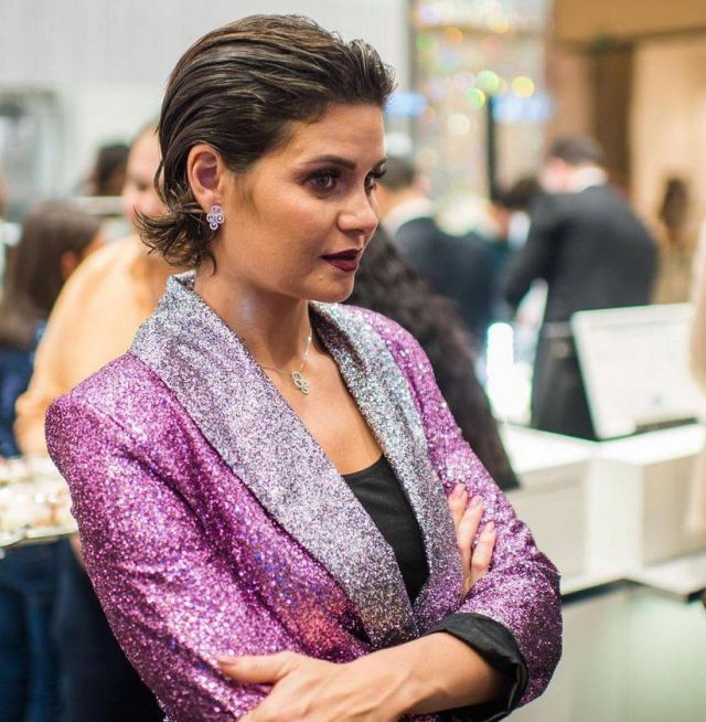 بالفيديو – يسرا اللوزي تكشف مرض ابنتها من ذوي الحاجات الخاصة... ما سبب إخفائها له؟