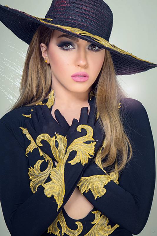 يردّ على الانتقادات التي تطاول ملابس ابنته
أحمد سلامة: سارة ترتدي ما يناسب عمرها